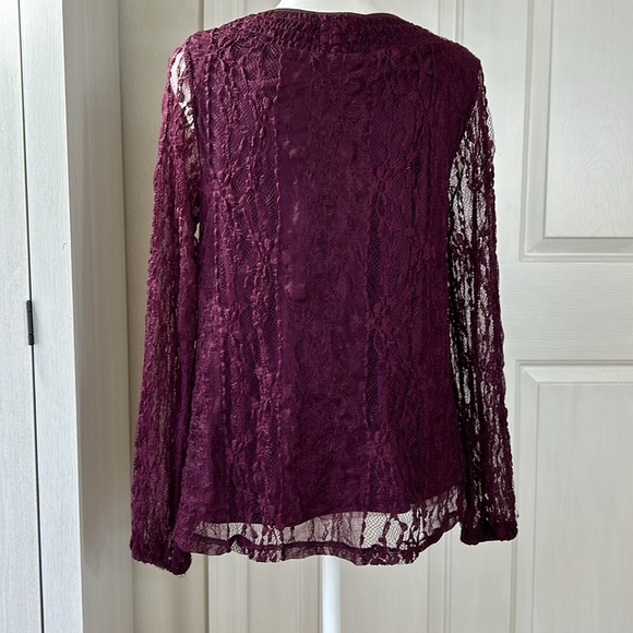 Style & Co Sheer Sleeve with lace overlay blouse sz PS - Picture 4 of 6
